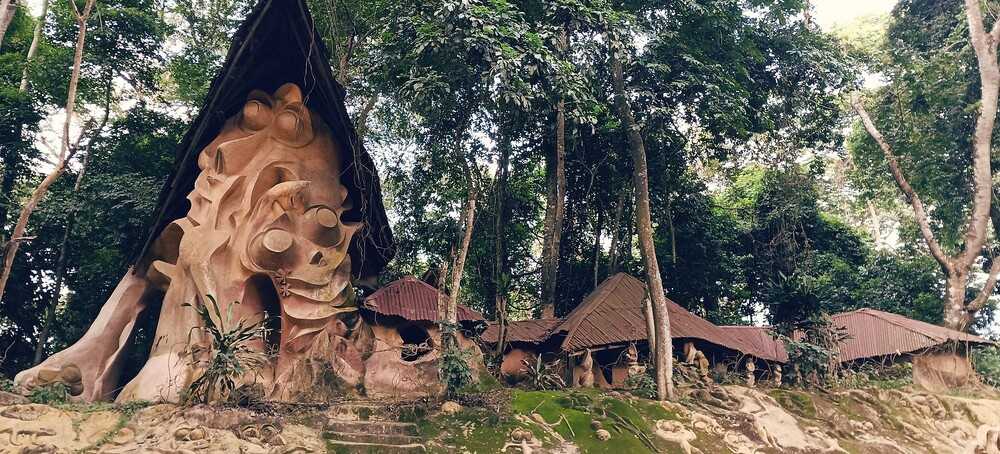 The Sacred Grove of Osun-Osogbo, located outside the city of Osogbo in Nigeria’s Osun State, is over 400 years old and the largest of the remaining ritual groves that used to be on the outskirts of all Yoruba cities. The Yoruba, one of the largest ethnic groups in West Africa, regard the grove as the spiritual home of Osun, the goddess of fertility. Still an active religious site, its 75 hectares (185 acres) contain shrines, sculptures, and art works, and it became a UNESCO site in 2005.