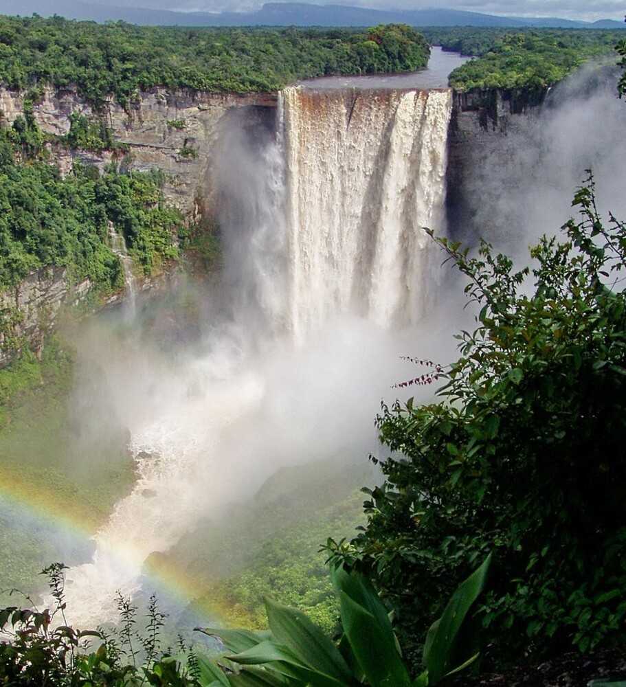 One of the world’s most powerful single-drop waterfalls, Kaieteur Falls, is a major tourist attraction located on the Potaro River in Guyana’s Kaieteur National Park. The falls are 226 m (741 ft) high and 90–105 m (300–350 ft) wide at the top, with a flow rate of 663 cubic m (23,400 cubic ft) per second.