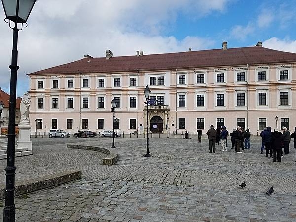The Palace of the Slavonian General Command in Osijek is the former headquarters building for the Slavonian Military Frontier (part of the Habsburg Military Frontier guarding the border with Ottoman Empire). Constructed between 1724 and 1726, it is a synthesis of Renaissance and Baroque styles. Built on the orders of Prince Eugene of Savoy, it was the seat of the General Command between 1736 and 1786. From 1736 to 1745, it was also the administrative seat for the Kingdom of Slavonia. Today it serves as the office of the rector for the University of Osijek. Located on the northern side of the Holy Trinity square in Tvrđa, it is one of the symbols of Osijek and Croatia and is featured on the reverse of the Croatian 200-kuna banknote.