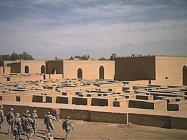 US Marines visiting the site of the rebuilt ruins of Babylon. Photo courtesy of the US Marine Corps/ Gunnery Sergeant Daniel O'Connell.