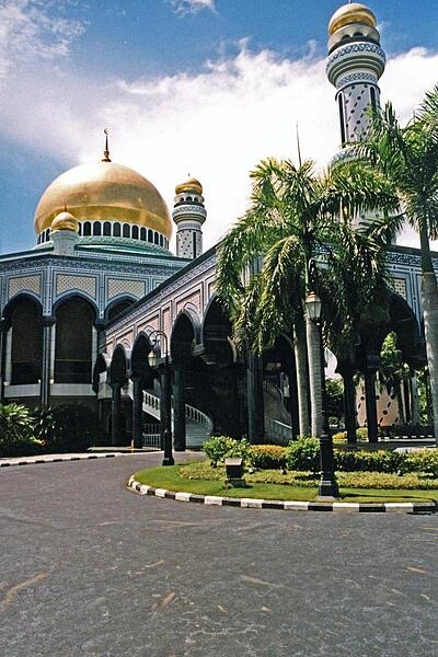 The Jame Asr Hassanal Bolkiah Mosque in Bandar Seri Begawan -- the largest mosque in Brunei -- displays intricately ornamented minarets and golden domes.