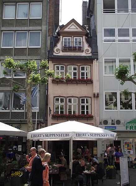 An architectural sandwich in Frankfurt, Germany.