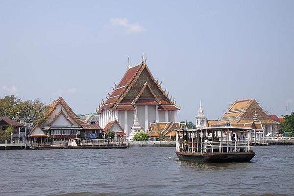 A Bangkok ferry.