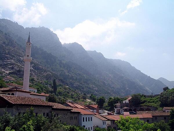 The town of Kruje, Albania, is renowned as the hometown of Skanderbeg, Albania's national hero. The 15th-century military leader is remembered for his prolonged but successful struggle against the Ottoman Empire.