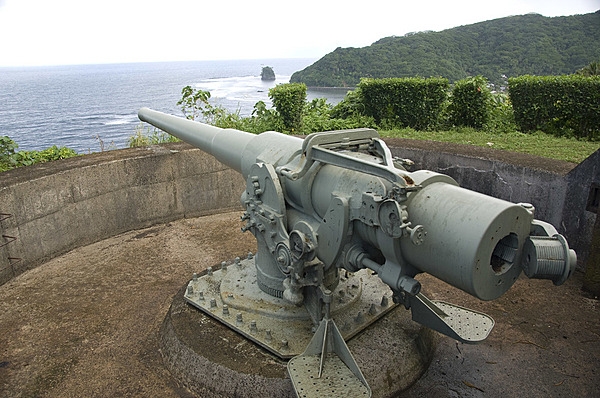 The tensions of World War II prompted the US Government to begin fortifying American Samoa in 1940. US Marines installed the two 5-inch coast defense guns on the west side of Pago Pago Harbor at Blunts Point, and another two on the east side of the harbor at Breakers Point. Photo courtesy of the US National Park Service.