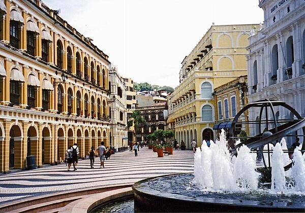 Senado Square (Senate Square) with its distinctive tiled patterned pavement.