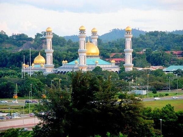 The Jame Asr Hassanal Bolkiah Mosque in Bandar Seri Begawan, Brunei.