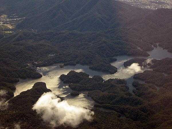 View of Cairns (in the Australian state of Queensland) from the air.