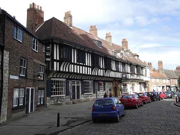 St. William&apos;s College, adjacent to York Minster, serves as a convention and meeting center for the cathedral.